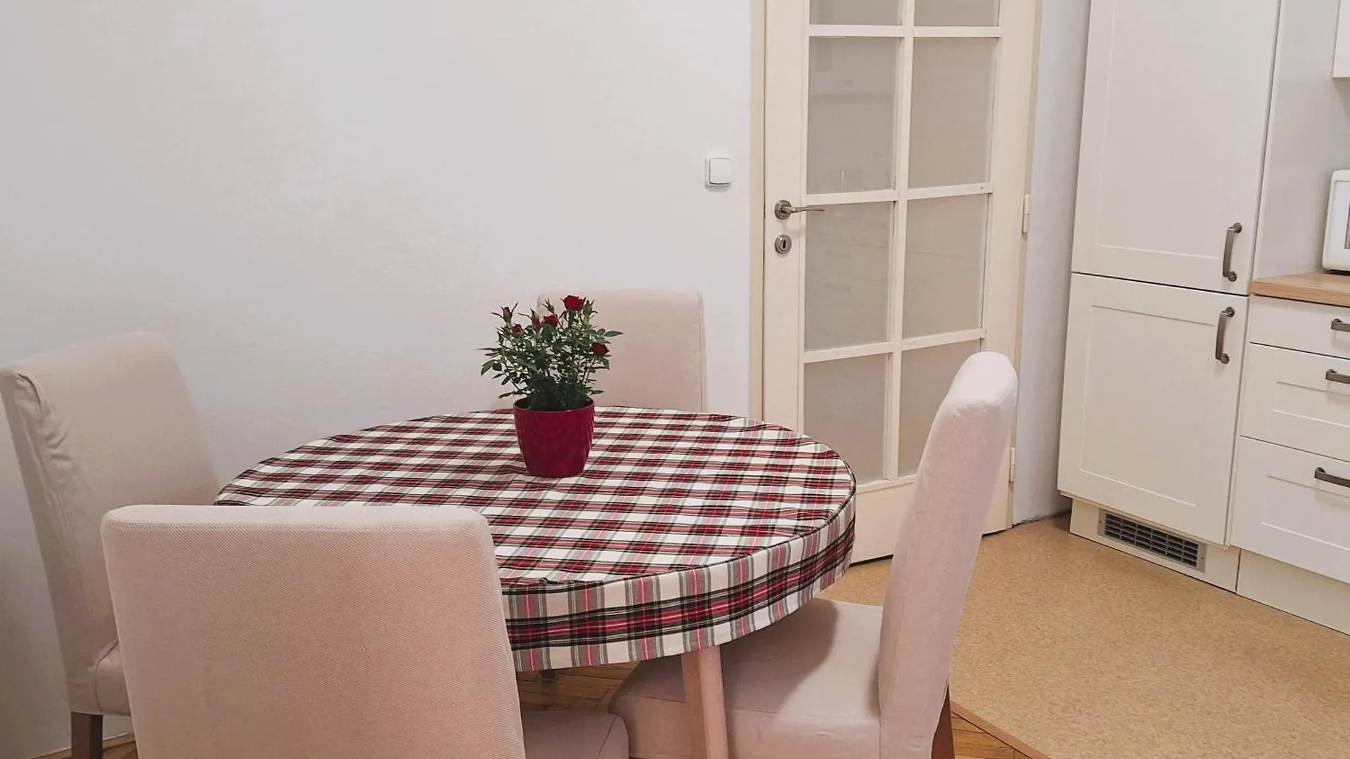 דירות פראג St. Hubert House